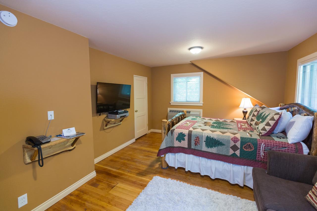 Morrisons Rogue River Lodge Merlin Ngoại thất bức ảnh