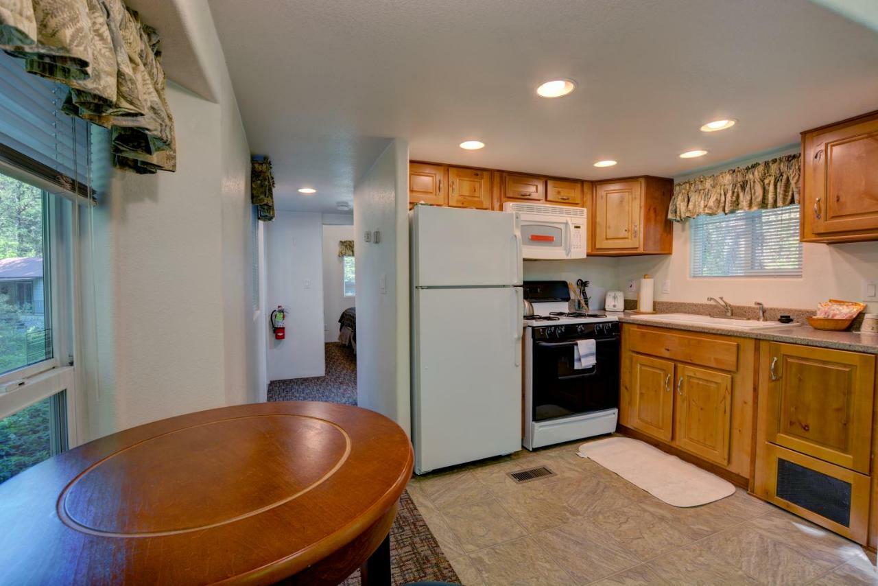 Morrisons Rogue River Lodge Merlin Ngoại thất bức ảnh