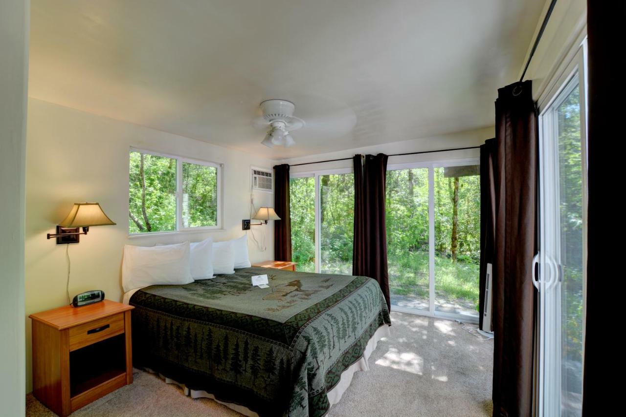 Morrisons Rogue River Lodge Merlin Ngoại thất bức ảnh
